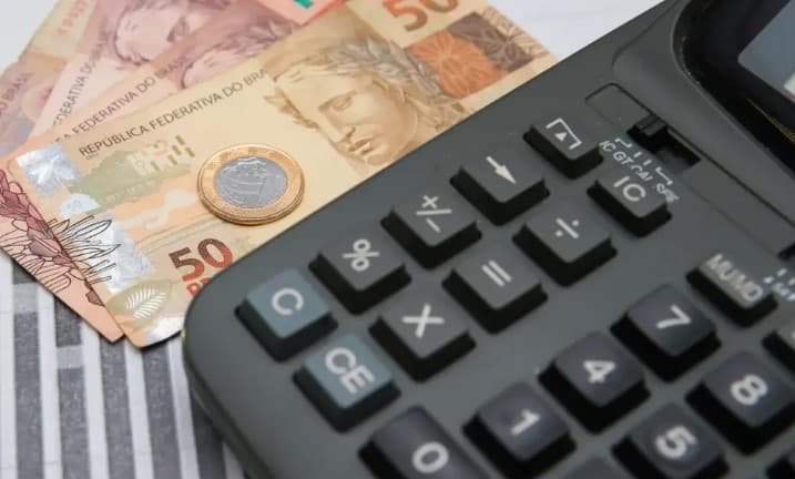 Contas públicas têm déficit recorde de R$ 48,7 bilhões para fevereiro e dívida sobe para 75,5% do PIB, maior nível em um ano e meio