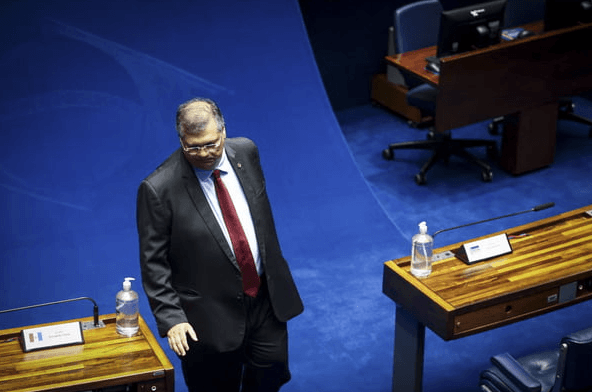 Projeto de Dino sobre câmeras em uniformes será votado no Senado