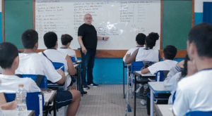 Número de professores concursados cai ao menor patamar em 10 anos