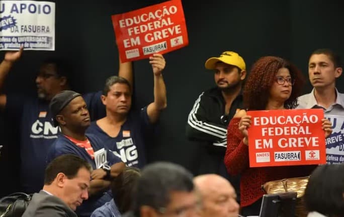 Universidades veem proposta ‘ofensiva' do governo Lula e ampliam greve