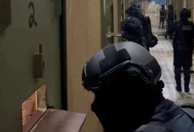 Pente-fino para silenciar comunicação do crime organizado acha 3,5 mil celulares e 4 bombas caseiras em presídios dos 26 estados e DF