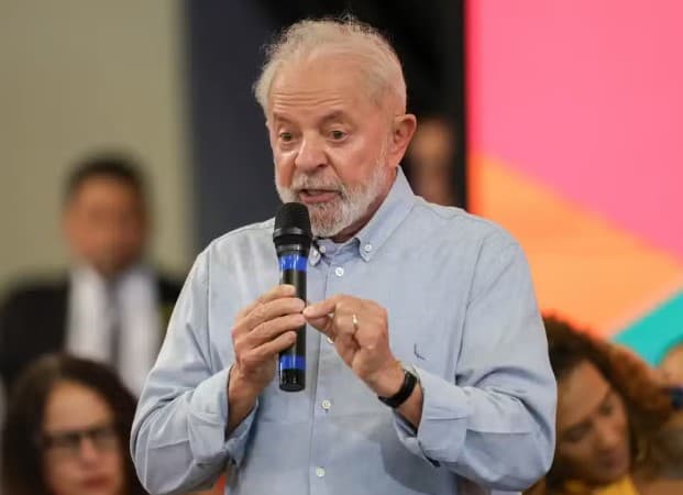 Lula marca reunião para discutir situação na Petrobras na noite deste domingo (7)