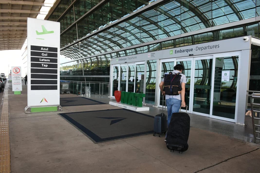 Passageiro será indenizado após atraso de quase 8h em voo, decide TJRN
