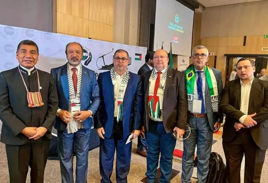 Deputado do PT se reúne com membro do Hamas e posta nas redes sociais