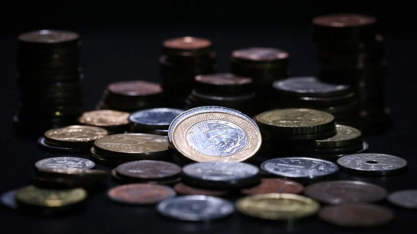 Dívida do Brasil sobe para 75,7% do PIB, maior desde abril de 2022