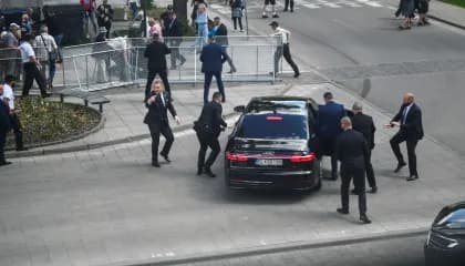 Primeiro-ministro da Eslováquia é baleado