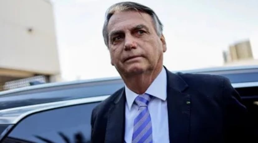 Jair Bolsonaro tem alta após 11 dias internado para tratar erisipela, diz advogado