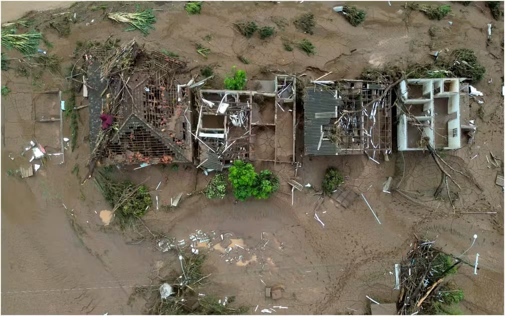 CENÁRIO DEVASTADOR: Municípios calculam 100 mil casas destruídas ou danificadas pela chuva