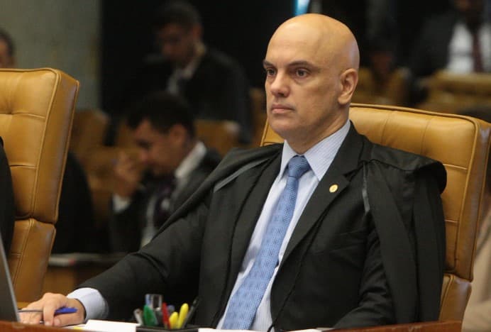 Moraes rejeita recurso de Bolsonaro para que decisão que o tornou inelegível seja analisada pelo STF