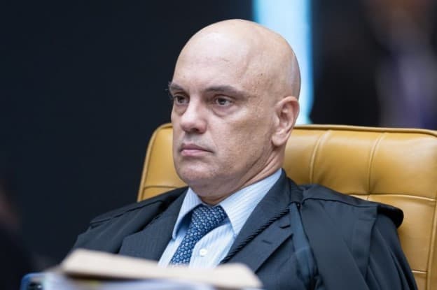 Moraes suspende leis municipais que proíbem uso e ensino de linguagem neutra