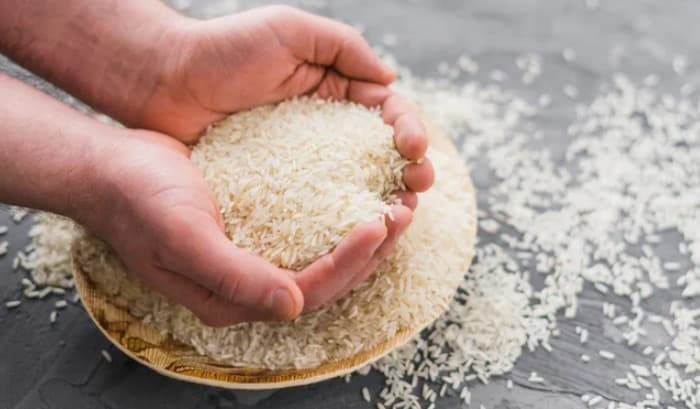 Governo Lula tabela preço em R$ 4 e marca leilão para compra de arroz importado