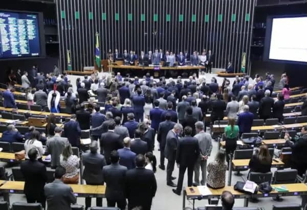 Câmara adia PEC da Segurança e PL Antifacção para 2026
