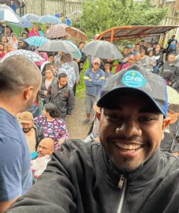 Davi é detonado por postar selfie sorrindo em meio a vítimas no RS: "Que felicidade é essa?"