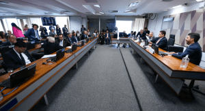 Fim da reeleição será discutido em audiências no Senado