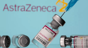 Famílias britânicas processam AstraZeneca por efeito em vacina da covid