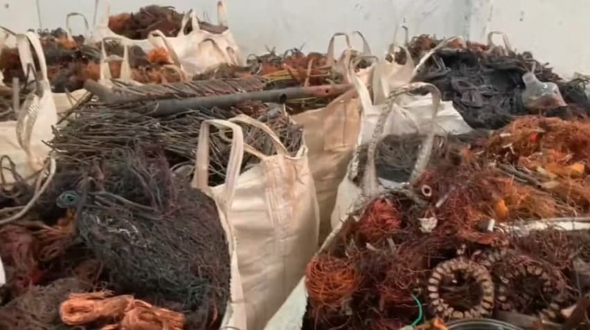 Polícia encontra 3 toneladas de fios e equipamentos furtados em depósito no Bom Pastor
