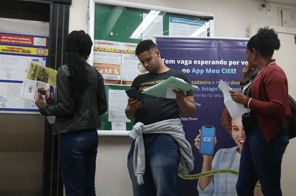 Cresce número de jovens que não estudam, não trabalham e nem procuram emprego