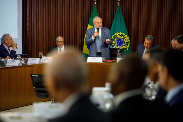 Lula diz que enchente no Rio Grande do Sul ‘parece que não foi só o fenômeno da chuva'