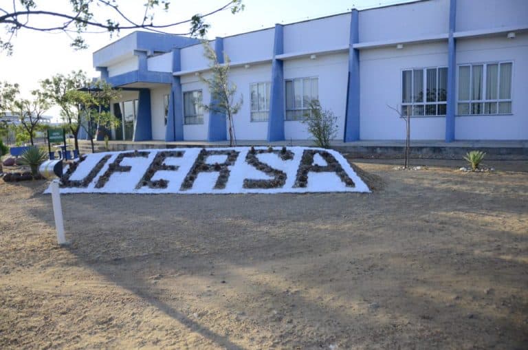 Ufersa divulga edital de concurso para técnico-administrativo; salários de até R$ 4.556,92