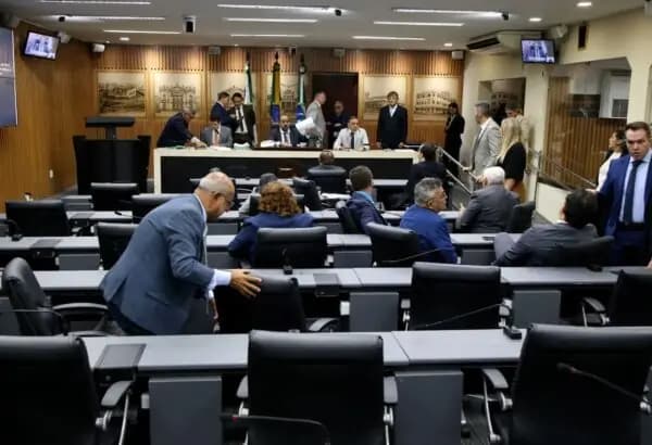 Câmara aprova reajuste de 3,62% para professores de Natal