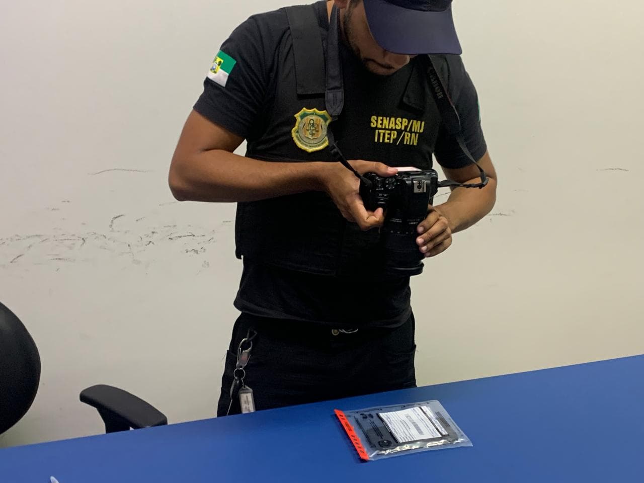 Abuso de confiança: Mulher é presa por furtar mais de R$ 400 mil de contas que administrava em Natal