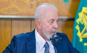 E A PICANHA ???? Lula admite que carne de ‘padrão alto’ pode ser taxada, mas que não vai taxar frango