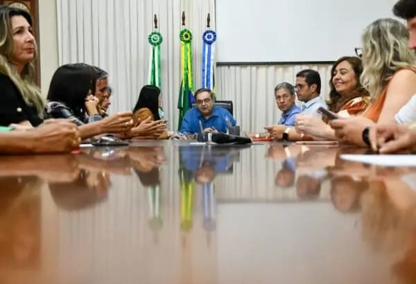 Prefeitura fecha acordo com Sinte, e professores terão 3,62% de reajuste salarial em Natal