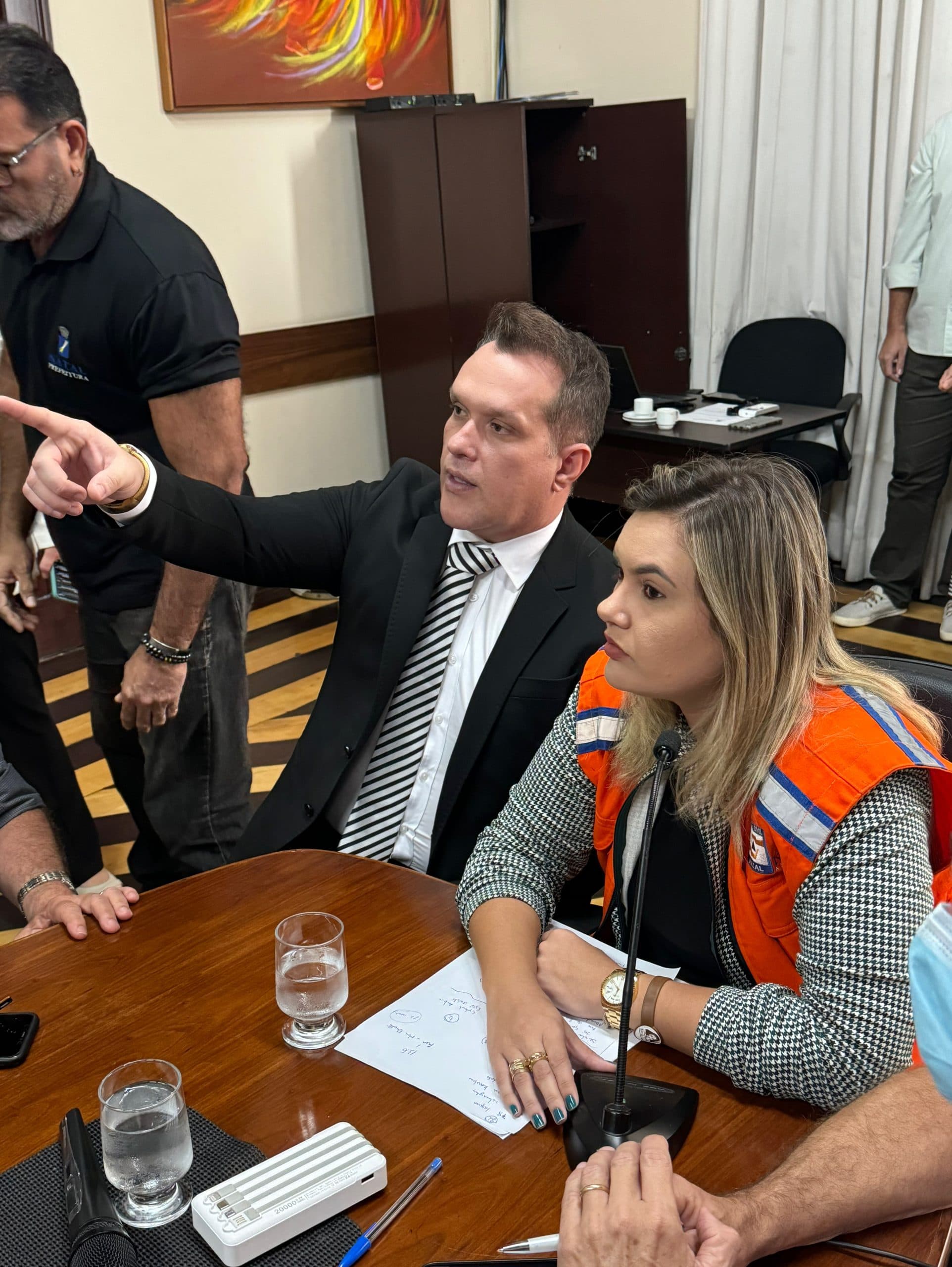 Presidente da Câmara Natal se une ao Gabinete de Crise com secretária de Planejamento para enfrentar problemas causados por fortes chuvas