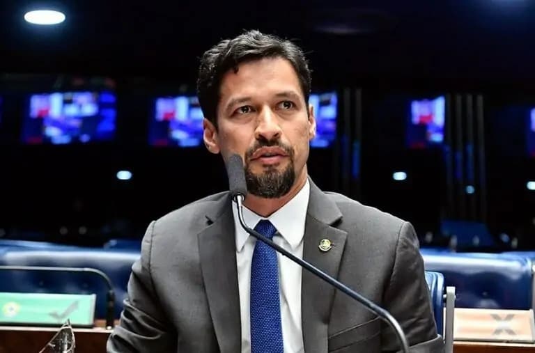 Relator diz que vai tirar de projeto taxação sobre importações de até US$ 50