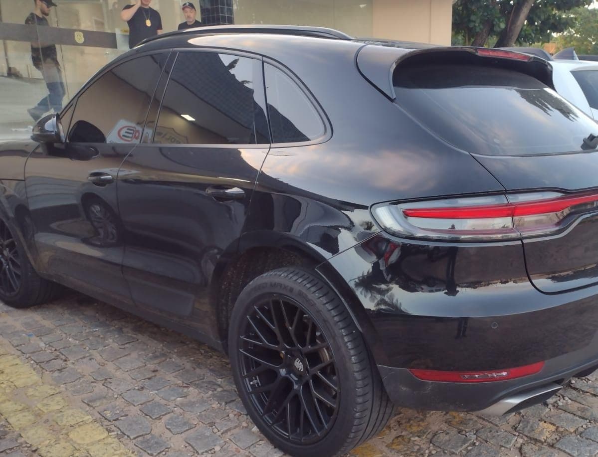 Polícia Civil recupera Porsche e prende empresário por receptação e porte ilegal de arma de fogo em Natal
