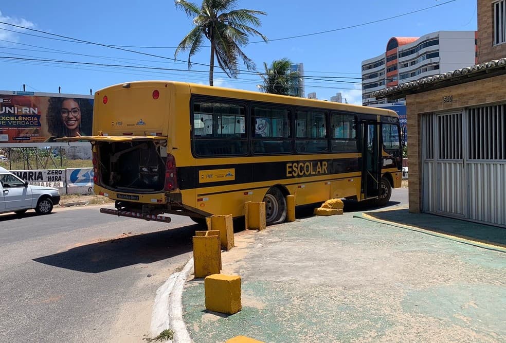 ACREDITE SE QUISER: Prefeitura de Maxaranguape gastou R$ 500 mil em manutenção de ônibus em serviços suspeitos