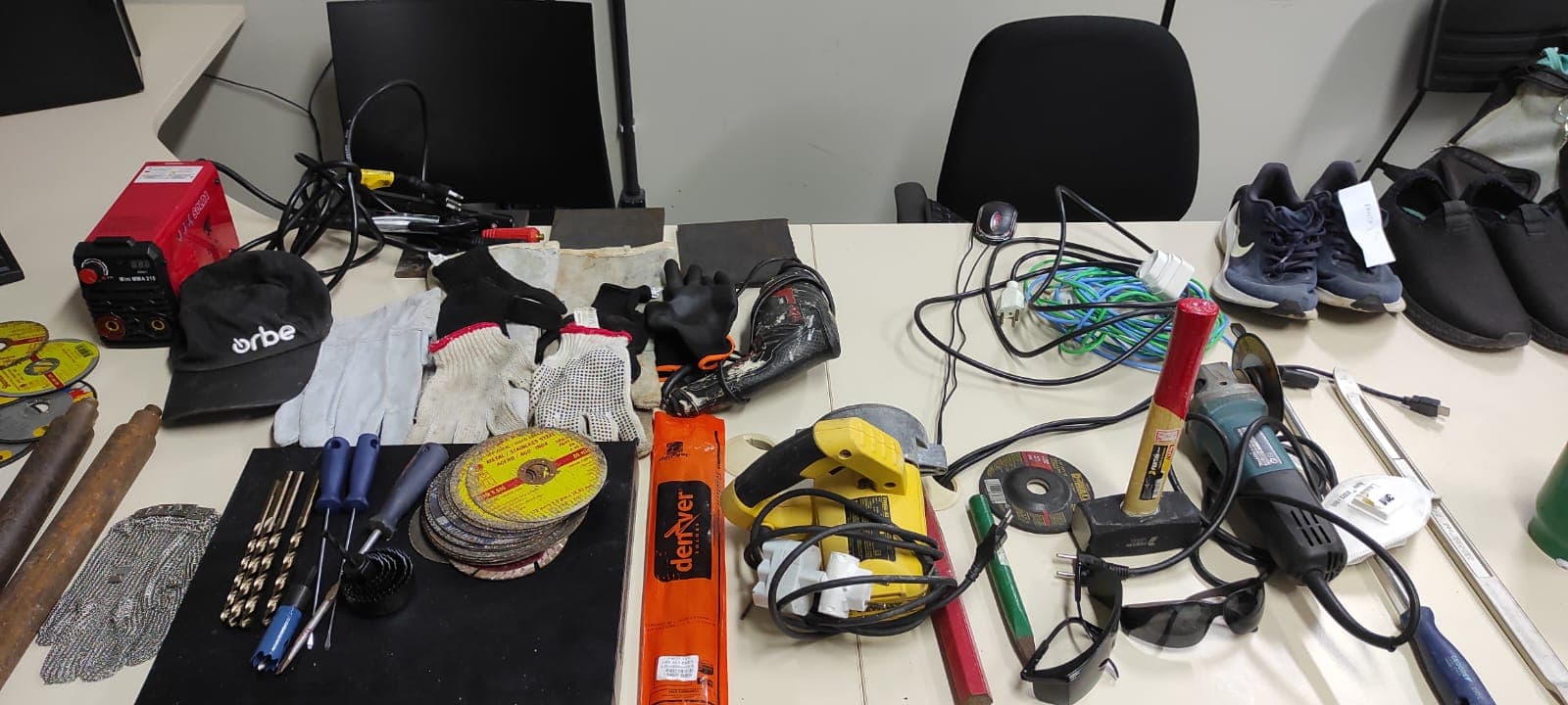 VÍDEO: Três pessoas são presas após tentativa de furto a caixa eletrônico em Ponta Negra; família é feita refém durante a fuga