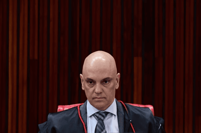 Delegado que indiciou três por ofensas a Moraes ganha cargo na Europa