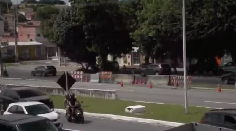 Alça de acesso à marginal da BR-101 é fechada em Potilândia, na Zona Sul de Natal