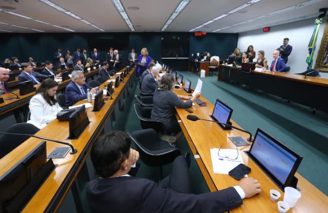 ‘GABINETE DA OUSADIA’: Ministro da Comunicação Social irá à Câmara prestar esclarecimentos