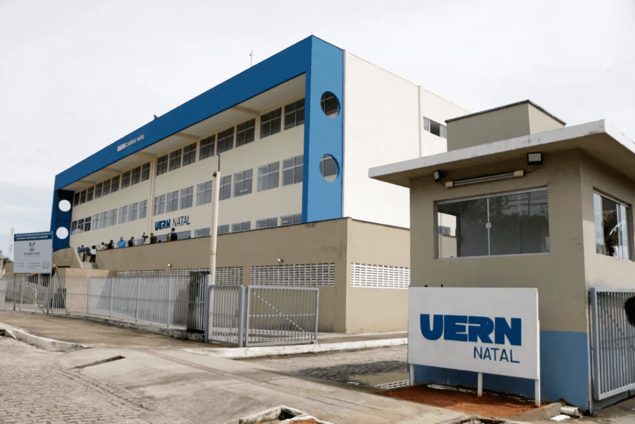 Candidatos com deficiência auditiva entram na justiça para suspender concurso da UERN