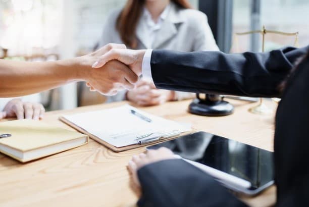 Contratos de namoro batem recorde no Brasil para evitar reconhecimento de união estável