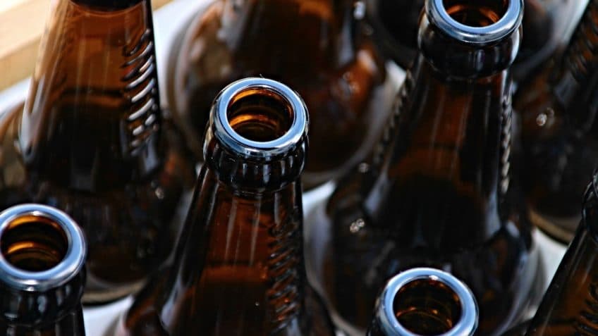 36 pessoas morrem na Índia após consumirem bebida adulterada