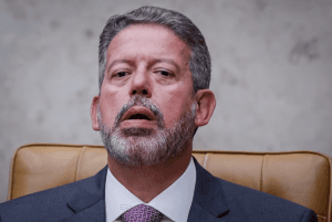 Após decisão do STF, Lira cria comissão na Câmara para PEC das Drogas
