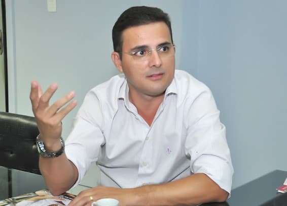 A CONTA CHEGA: Ação pede afastamento imediato do prefeito de Patu, Rivelino Câmara, por desvio de valores do fundo previdenciário do município; rombo supera R$ 3 milhões