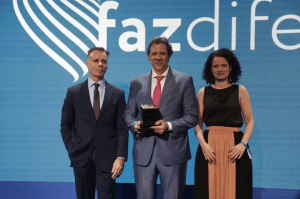 Haddad ganha prêmio do “O Globo” de personalidade da economia de 2023