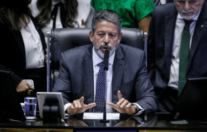Da urgência ao ‘sem pressa': entenda o recuo de Lira sobre o PL antiaborto