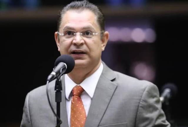 Autor do PL sobre aborto sinaliza ajustes, mas diz não abrir mão de cerne do texto