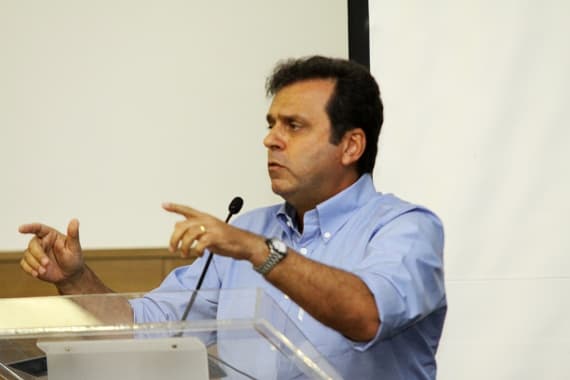 Carlos Eduardo é condenado por superfaturamento de 812 mil em obra no estádio Machadão