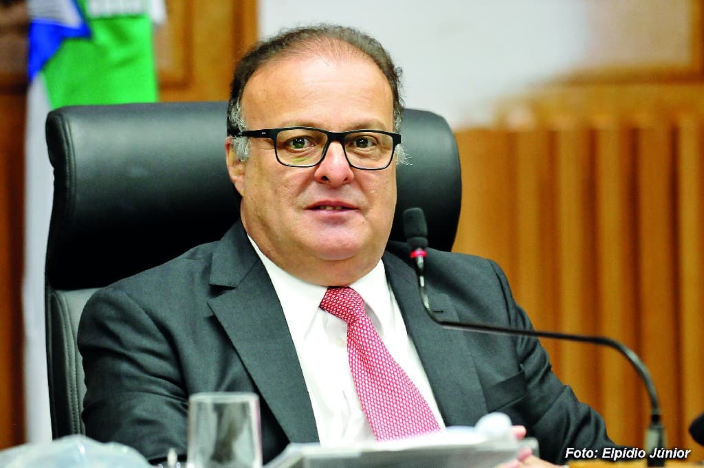 DEU ÁGUA: Pesquisa que dava Carlos Eduardo vencendo no 1º turno mostra que ele despencou 8.7% e que Paulinho Freire cresceu mais de 10 pontos