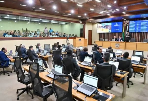 Deputados do RN aprovam lei que derruba cláusula de barreira em concursos do Estado