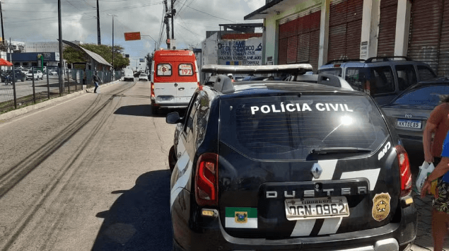 Idosa morre atropelada por ônibus na Nevaldo Rocha