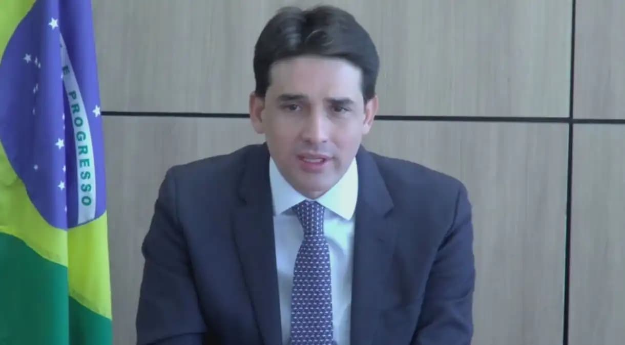 Voa Brasil: Segunda fase do programa terá foco em estudantes, diz ministro
