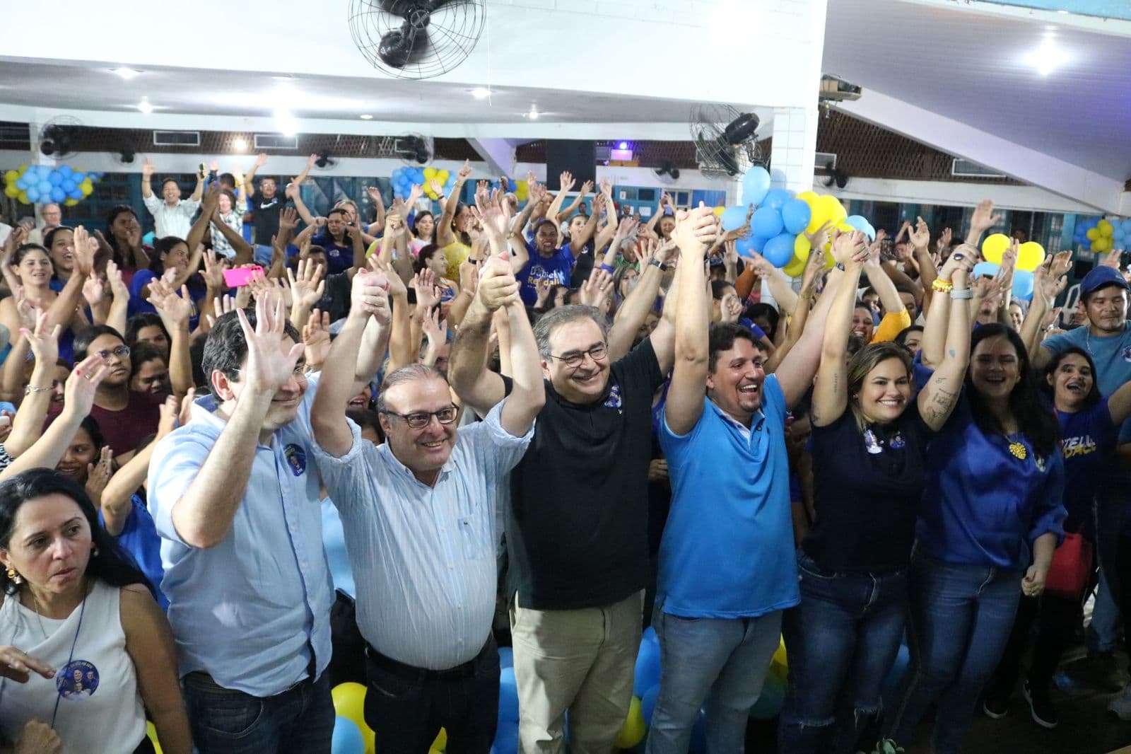 Daniell Rendall lança pré-candidatura a vereador em megaevento com apoio de Álvaro Dias e Paulinho Freire