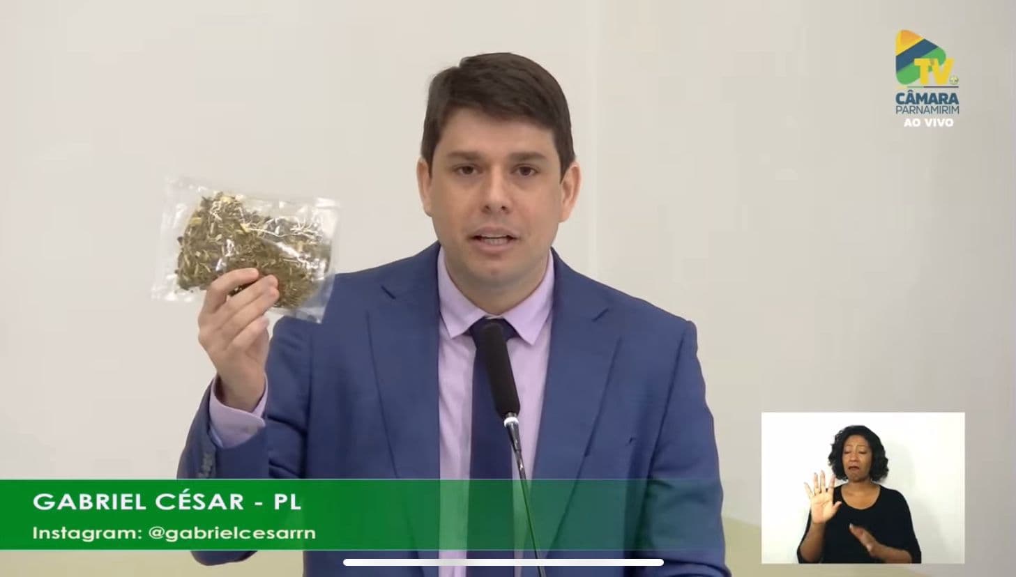 Vereador Gabriel César protocola Lei proibindo consumo de maconha em Parnamirim